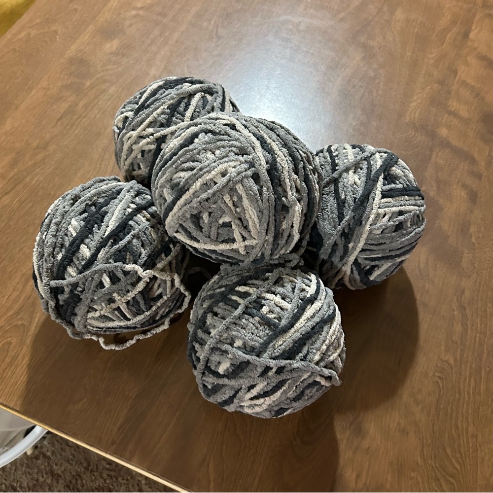 Chenille chunky crochet/knitting yarn